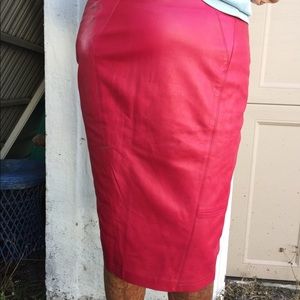 NWOT 100%leather skirt soft hot pink made in Italy